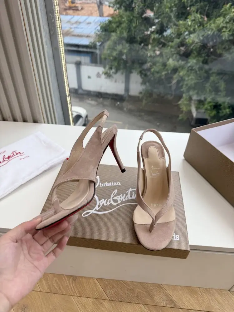 Christian Louboutin Босоножки — Фото 2