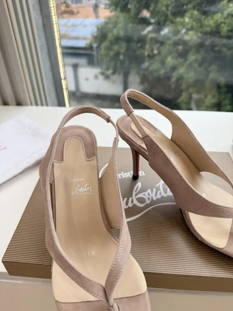 Christian Louboutin Босоножки — Фото 4