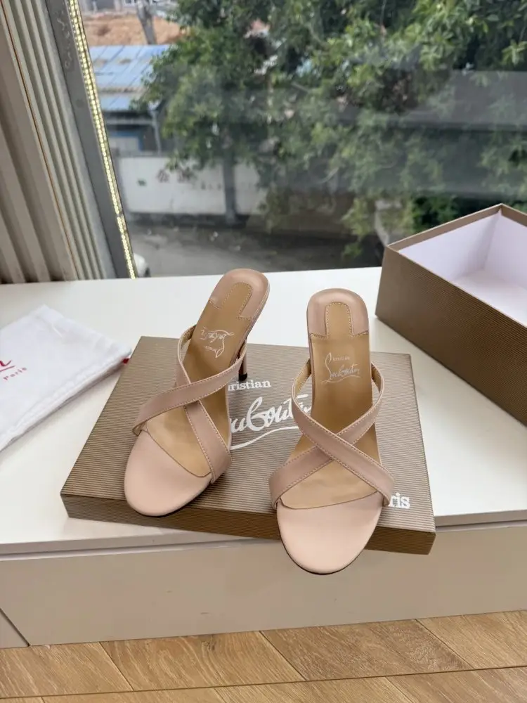 Christian Louboutin Босоніжки — Фото 4