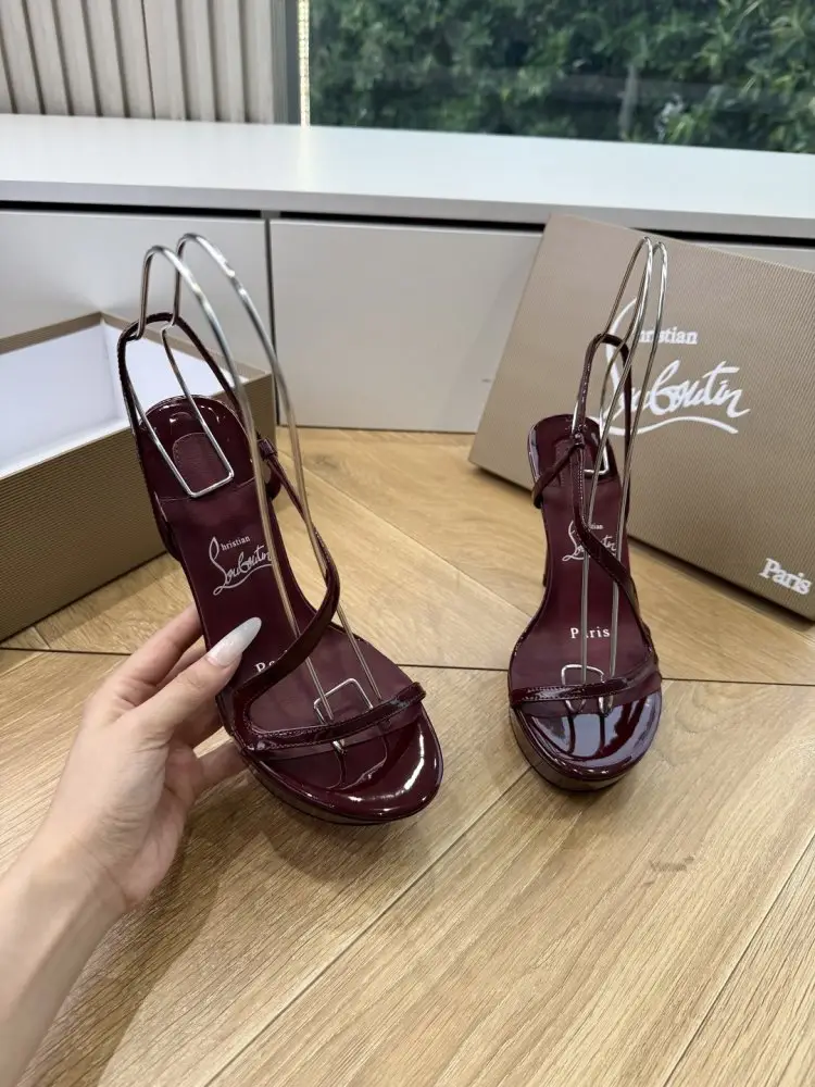 Christian Louboutin Босоніжки — Фото 4