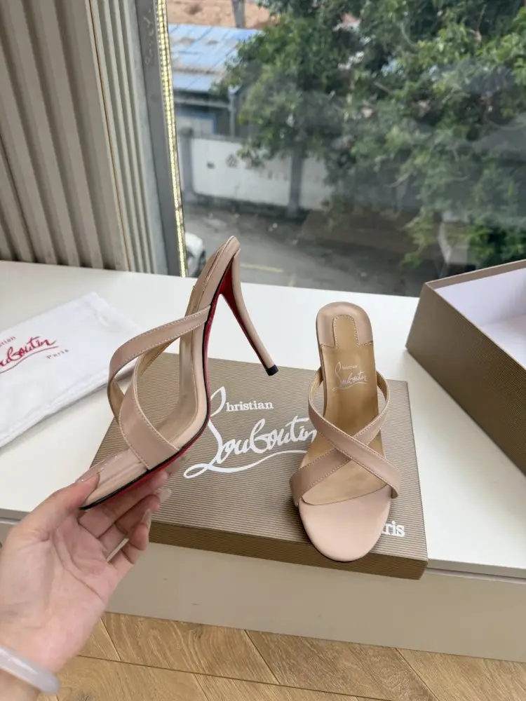 Christian Louboutin Босоніжки — Фото 5