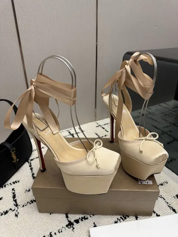 Christian Louboutin — Туфли на платформе с квадратным носком