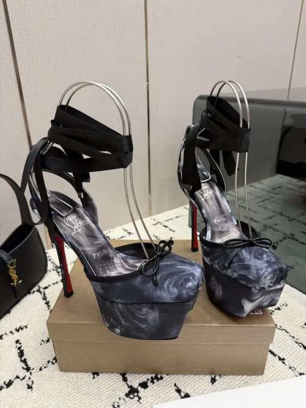 Christian Louboutin — Туфли на платформе с квадратным носком