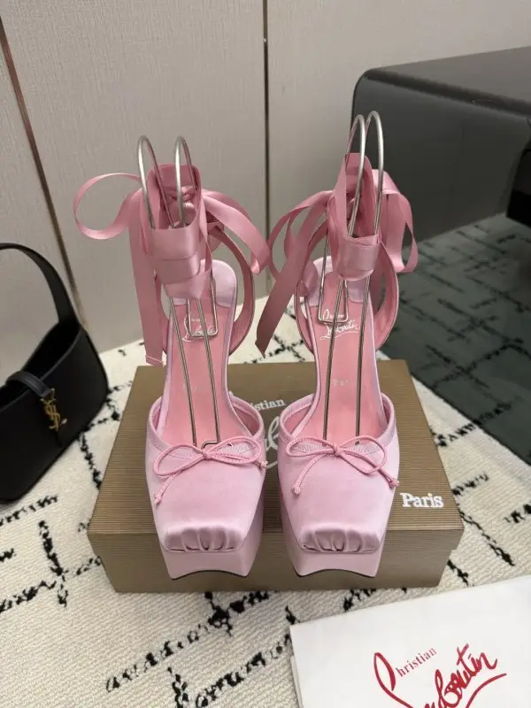 Christian Louboutin Туфлі на платформі з квадратним носком — Фото 2