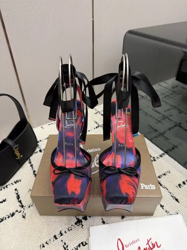 Christian Louboutin Туфлі на платформі з квадратним носком — Фото 2