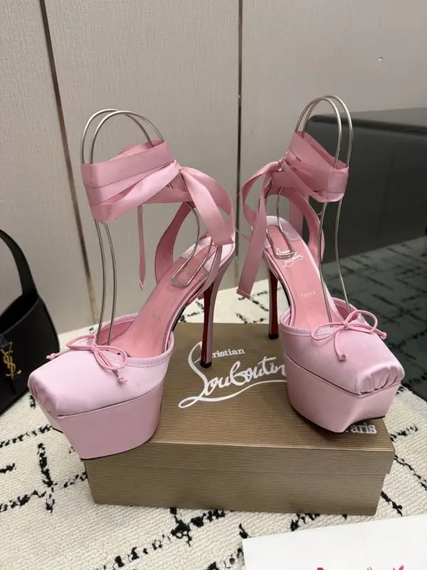 Christian Louboutin Туфлі на платформі з квадратним носком — Фото 3