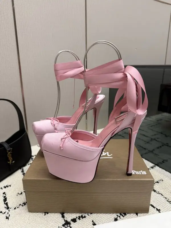 Christian Louboutin Туфлі на платформі з квадратним носком — Фото 4