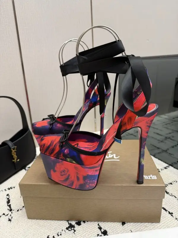 Christian Louboutin Туфлі на платформі з квадратним носком — Фото 4