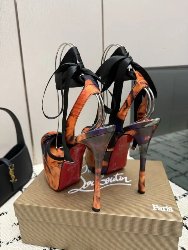Christian Louboutin Туфлі на платформі з квадратним носком — Фото 5