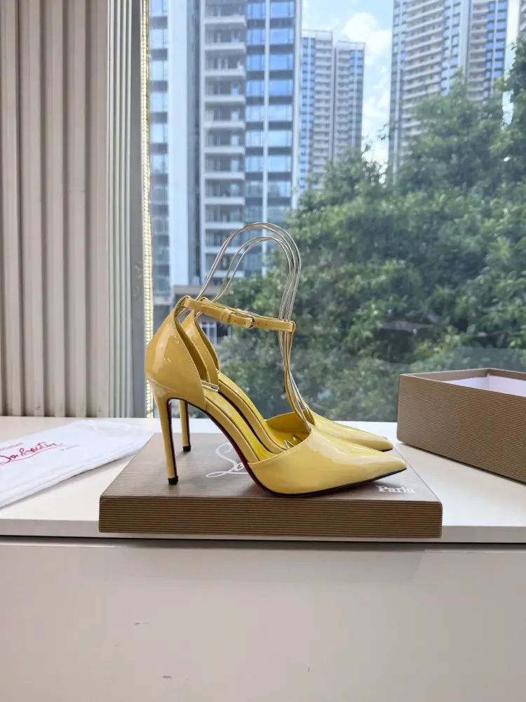 Christian Louboutin — Туфли женские на шпильке