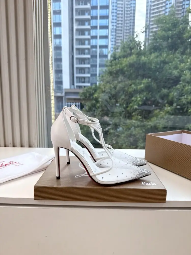 Christian Louboutin Shoes women's on stud — Photo 1
