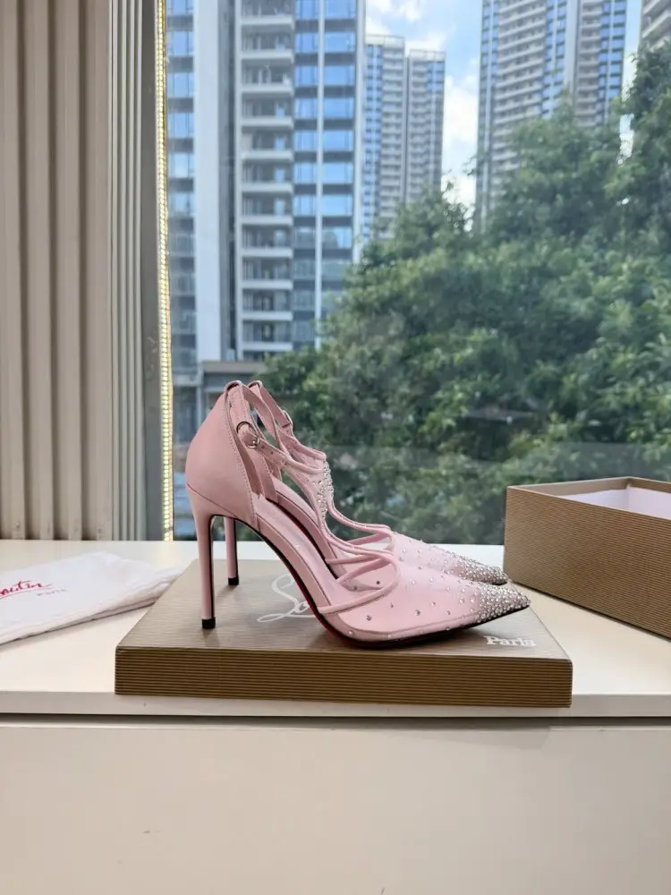 Christian Louboutin — Туфлі жіночі на шпильці