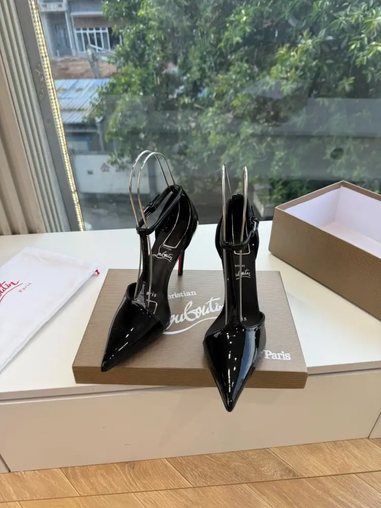 Christian Louboutin — Туфли женские на шпильке