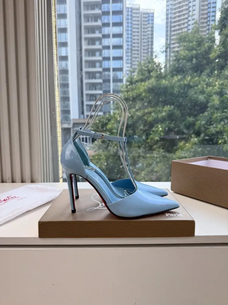 Christian Louboutin — Туфли женские на шпильке