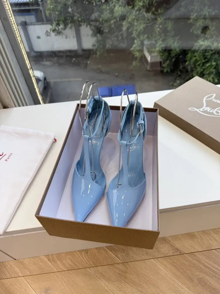 Christian Louboutin Туфли женские на шпильке — Фото 2