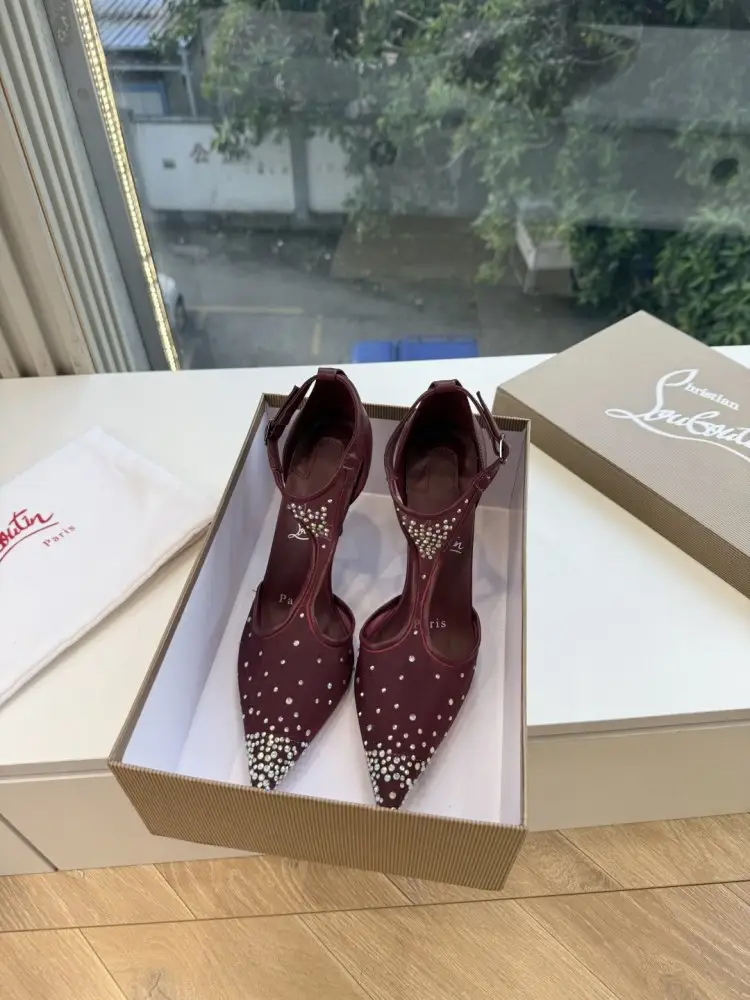 Christian Louboutin Туфли женские на шпильке — Фото 2