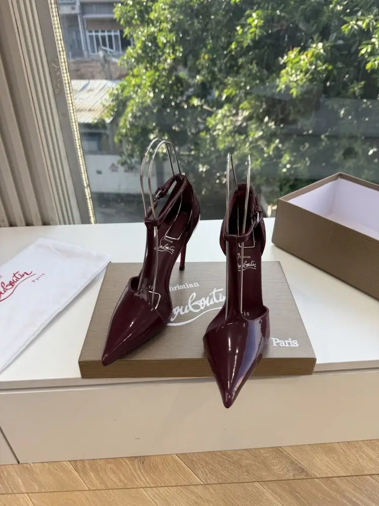 Christian Louboutin Туфли женские на шпильке — Фото 2