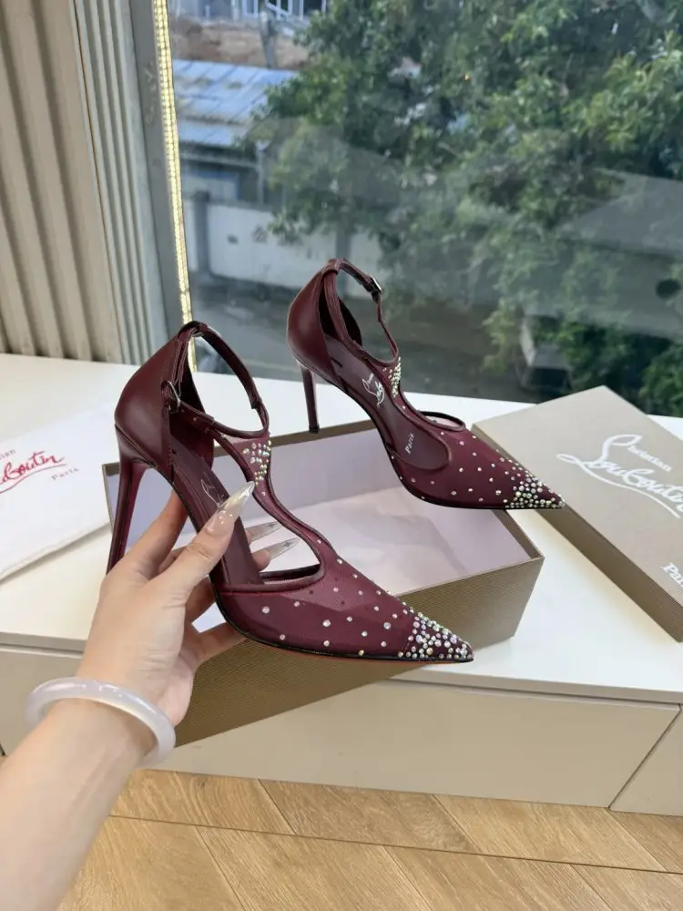 Christian Louboutin Туфли женские на шпильке — Фото 3