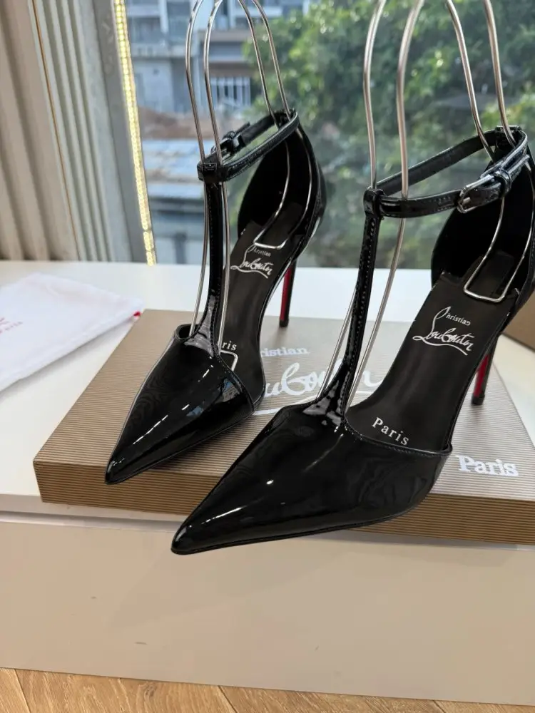 Christian Louboutin Shoes women's on stud — Photo 4