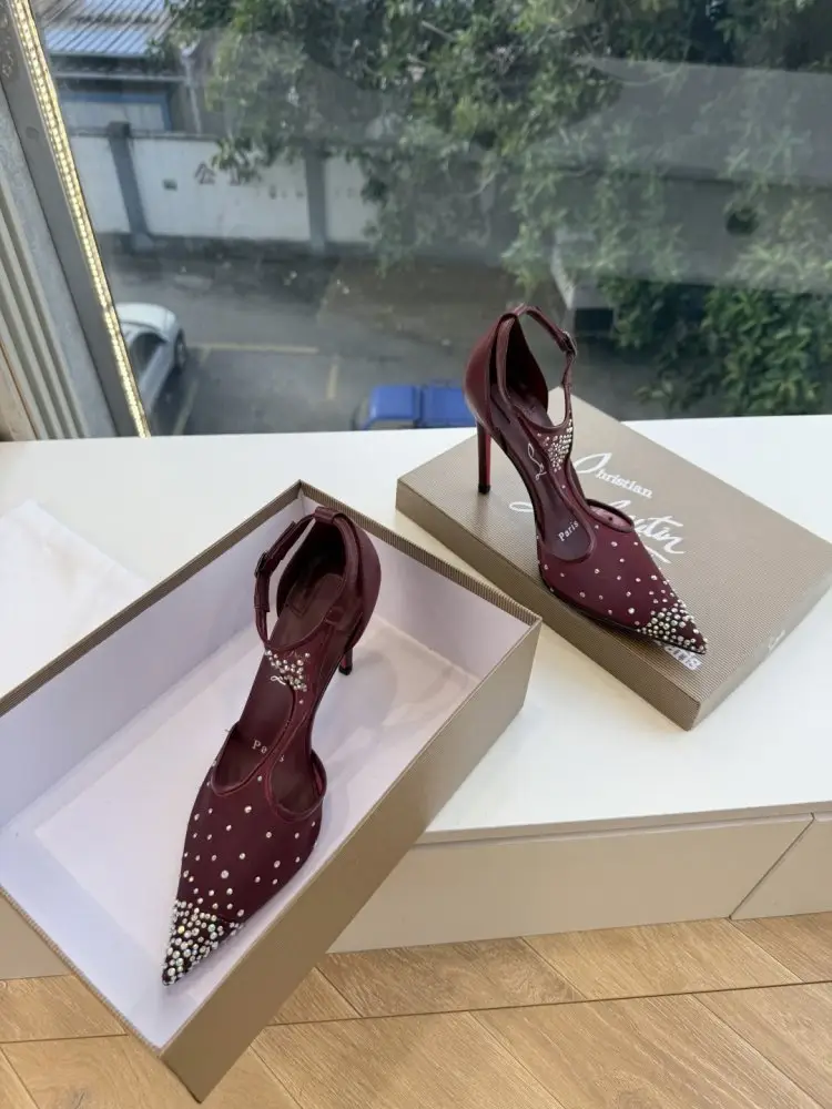 Christian Louboutin Туфли женские на шпильке — Фото 4
