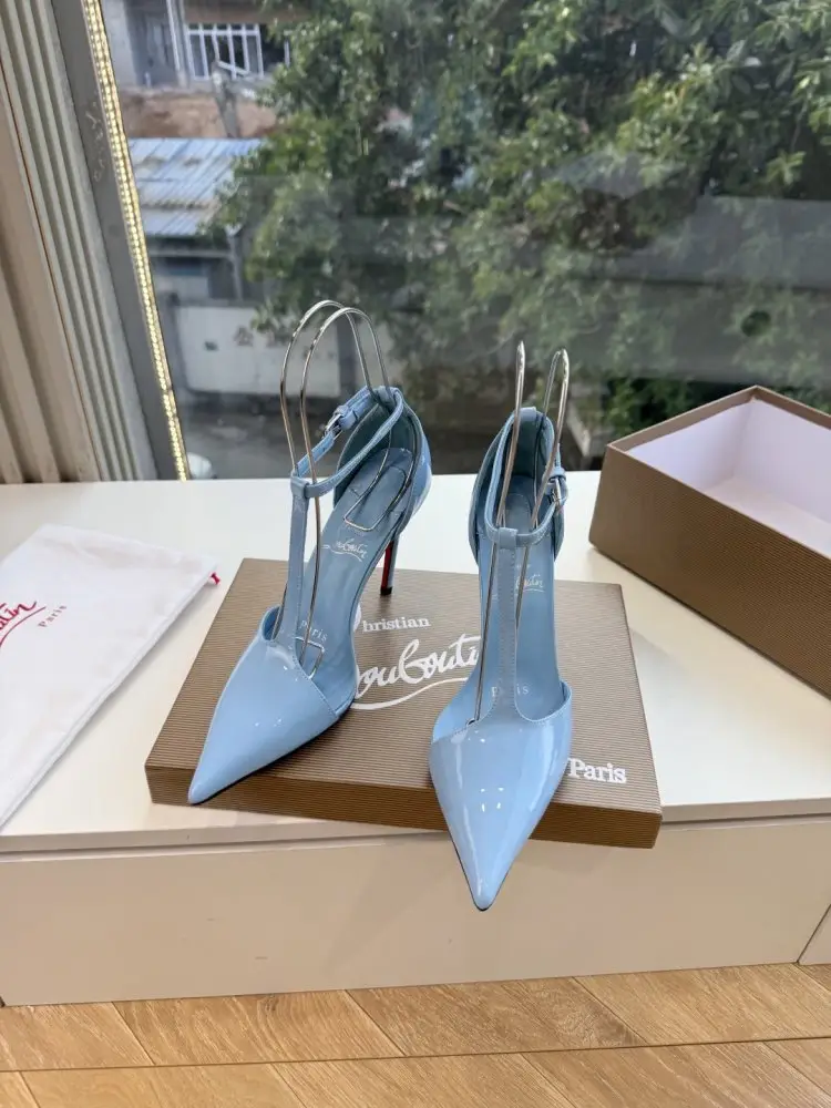 Christian Louboutin Туфли женские на шпильке — Фото 5