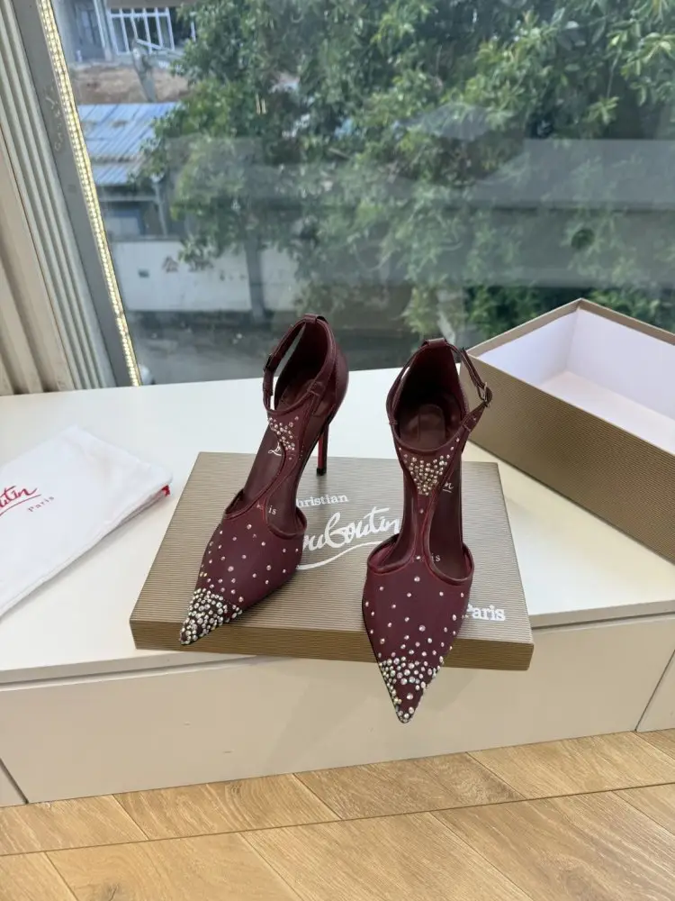 Christian Louboutin Туфли женские на шпильке — Фото 5