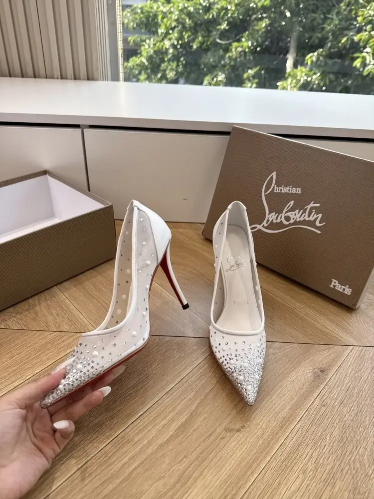 Christian Louboutin — Туфлі жіночі