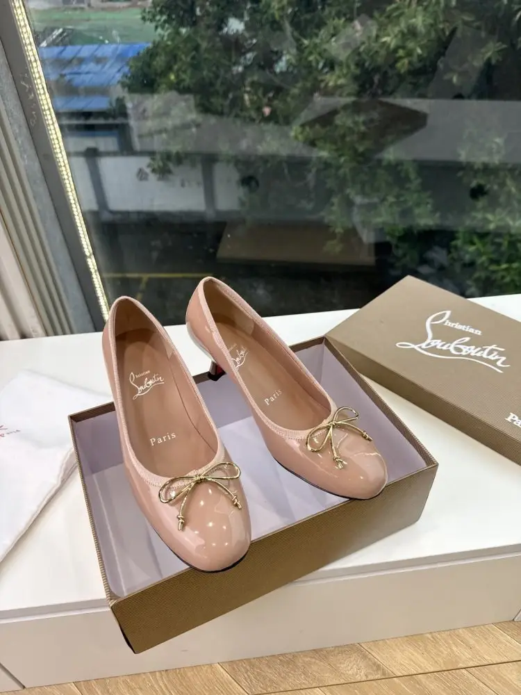 Christian Louboutin — Туфлі жіночі