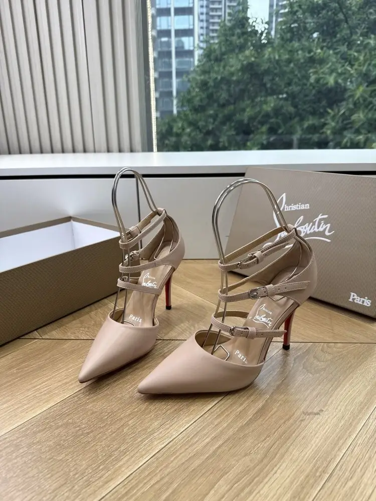 Christian Louboutin — Туфли женские