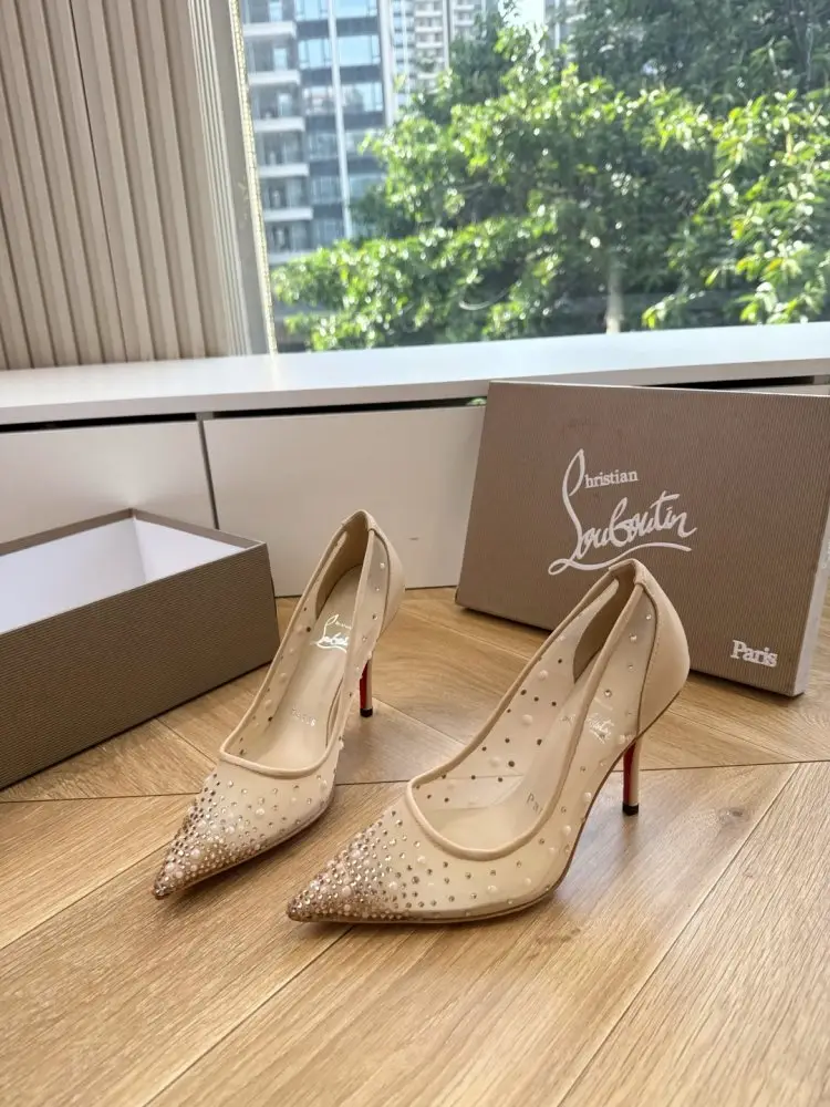 Christian Louboutin — Туфлі жіночі