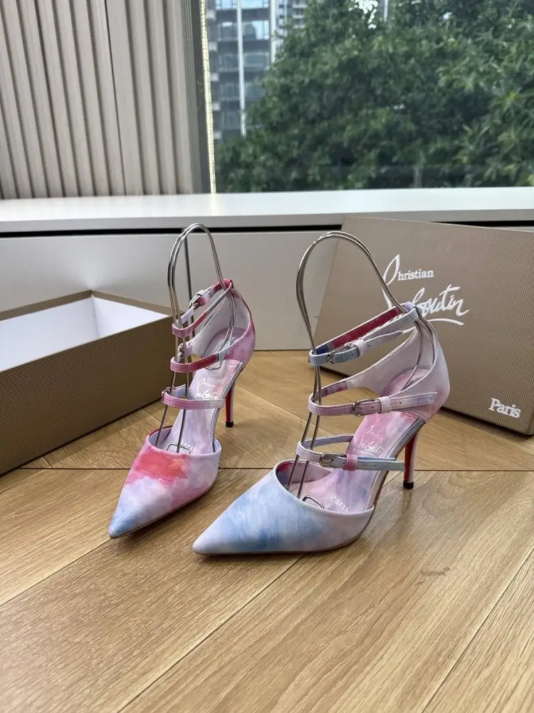 Christian Louboutin — Туфли женские