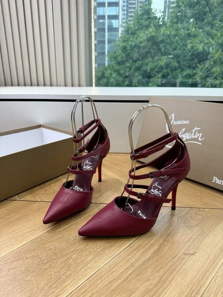 Christian Louboutin Туфли женские — Фото 1
