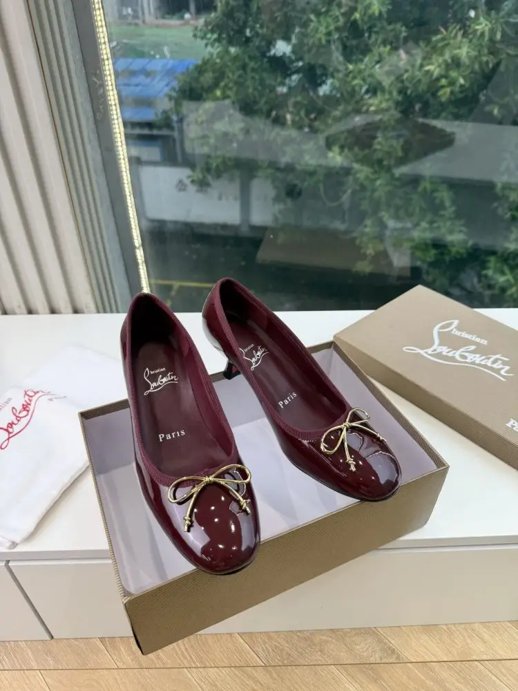 Christian Louboutin — Туфли женские