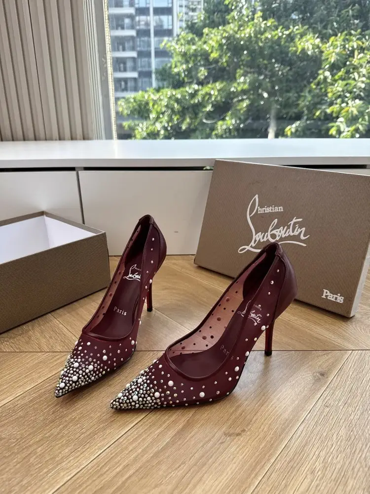 Christian Louboutin — Туфли женские