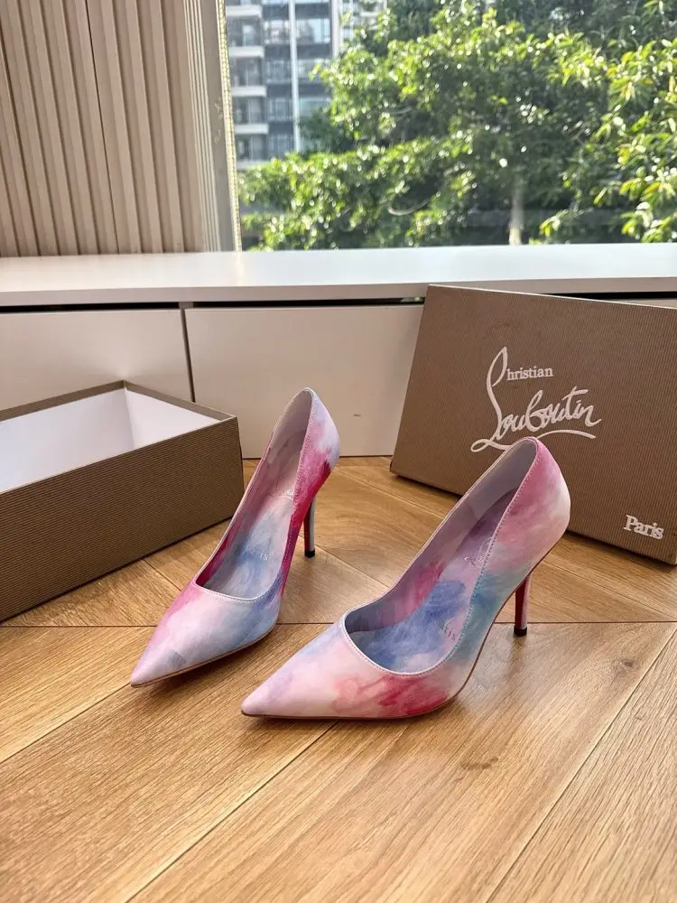 Christian Louboutin — Туфлі жіночі