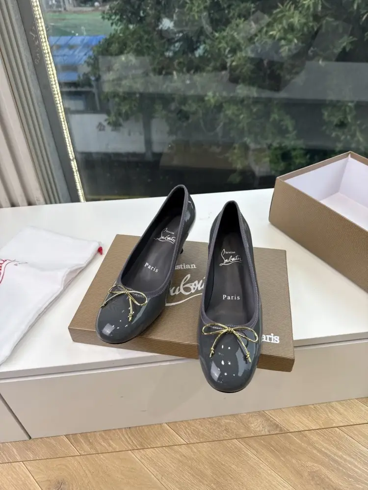 Christian Louboutin Туфли женские — Фото 2