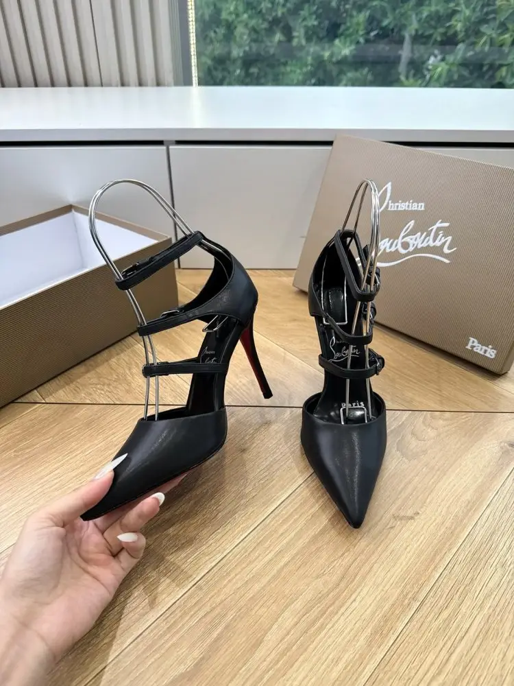 Christian Louboutin Туфли женские — Фото 3