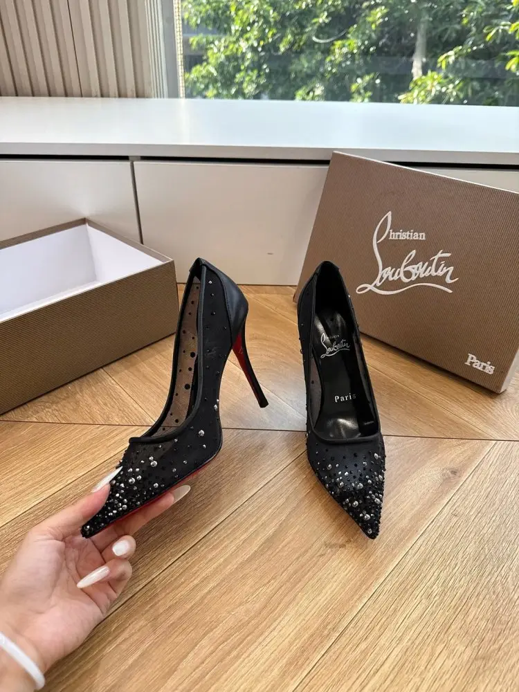 Christian Louboutin Туфли женские — Фото 3