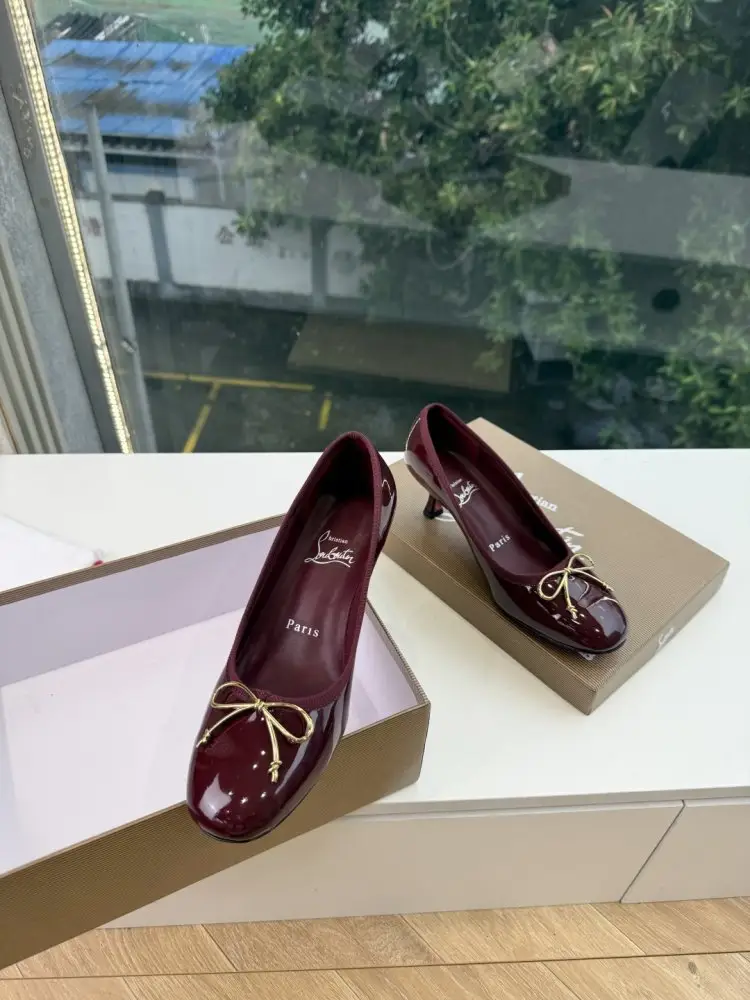 Christian Louboutin Туфли женские — Фото 3