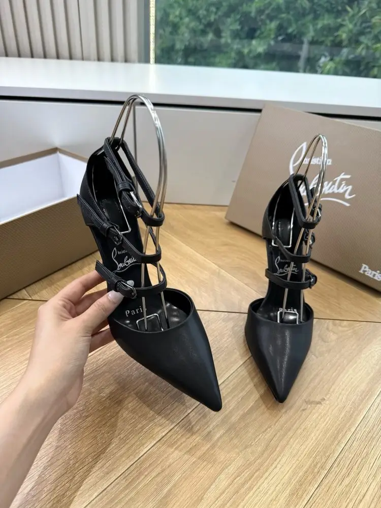 Christian Louboutin Туфли женские — Фото 4