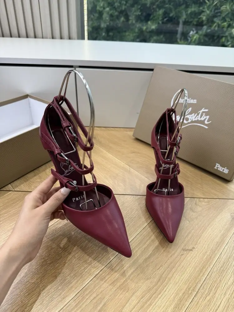 Christian Louboutin Туфли женские — Фото 4