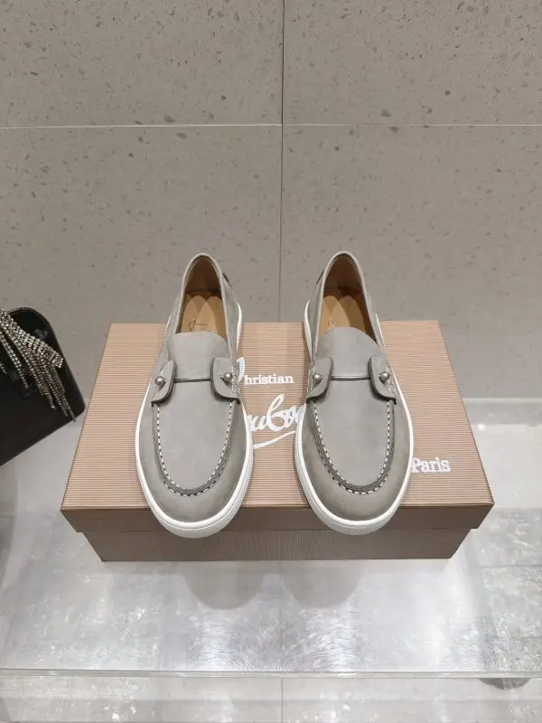 Christian Louboutin — Замшевые лоферы женские