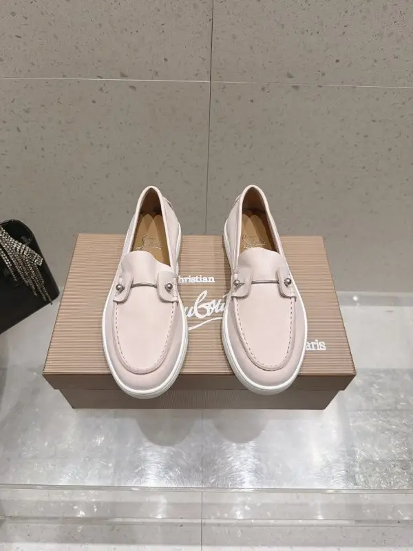 Christian Louboutin — Замшевые лоферы женские