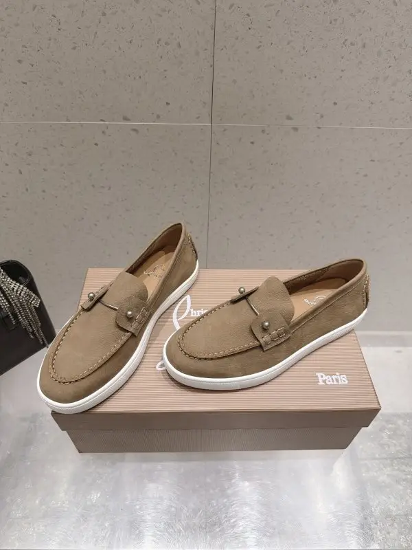 Christian Louboutin Suede лоферы women's — Photo 2