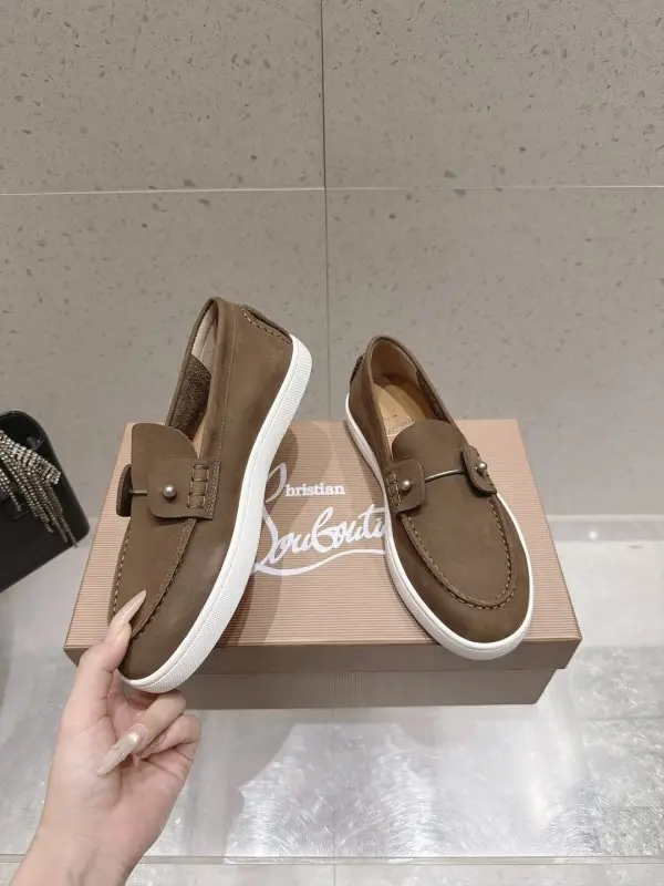 Christian Louboutin Замшевые лоферы женские — Фото 3