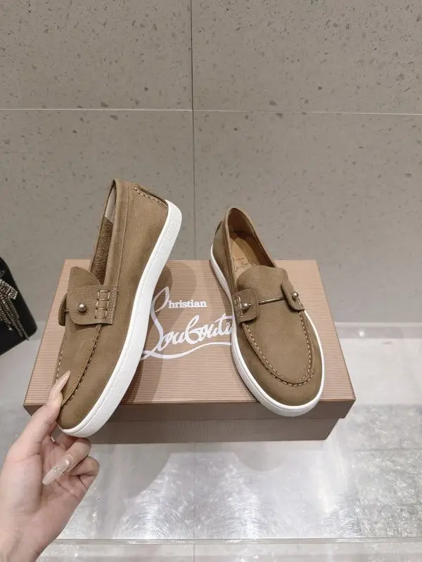 Christian Louboutin Suede лоферы women's — Photo 3