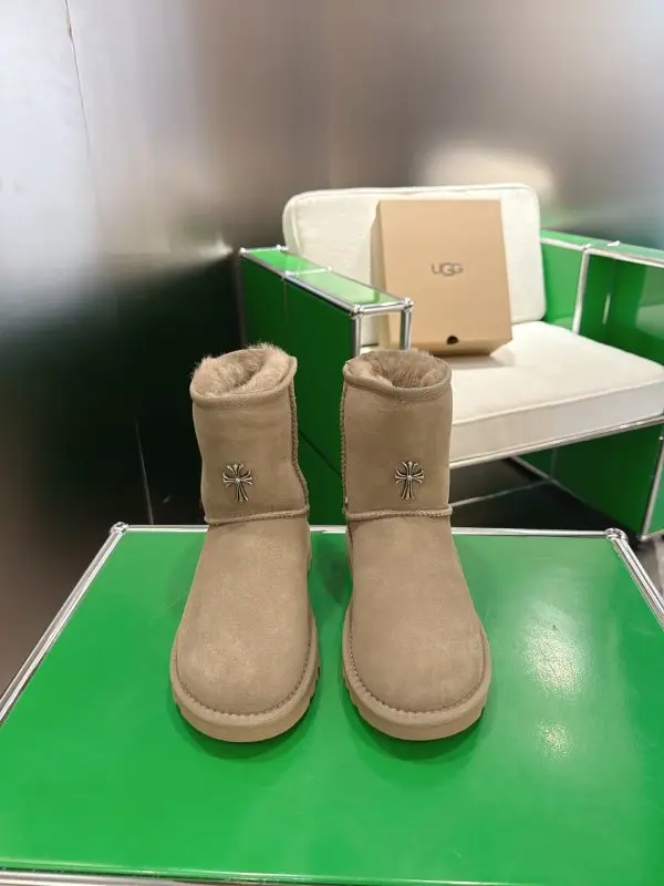 Chrome hearts — Ugg boots