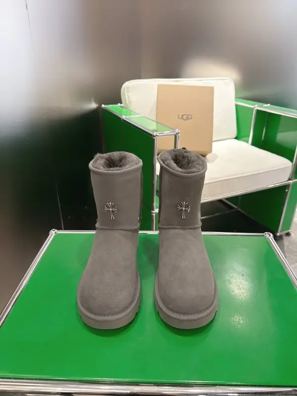 Chrome hearts — Ugg boots