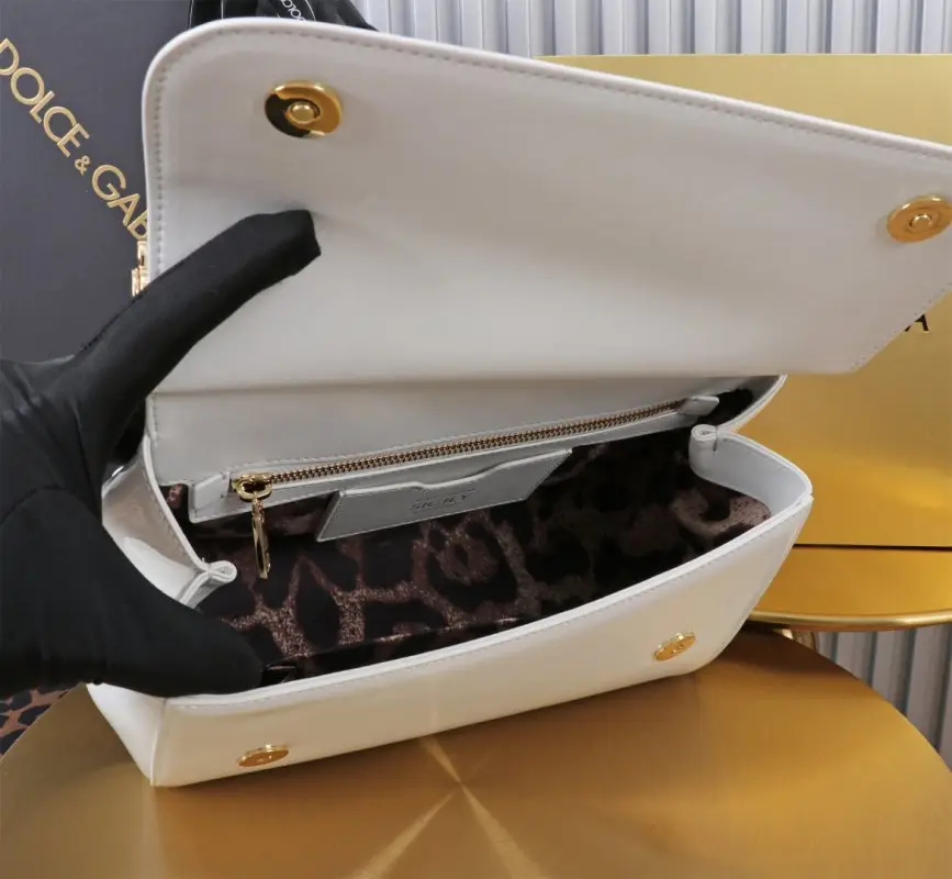 Dolce & Gabbana A bag Sicily 25 cm of lacquered veal skin — Photo 5