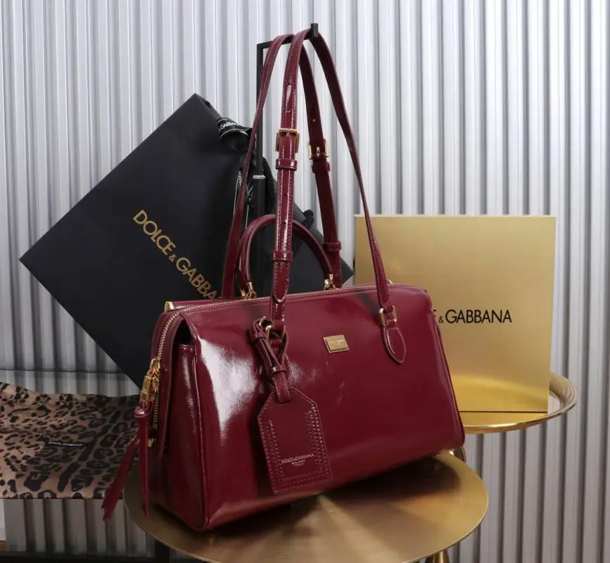 Dolce & Gabbana Сумка Vittoria Medium Calfskin 30 см — Фото 2